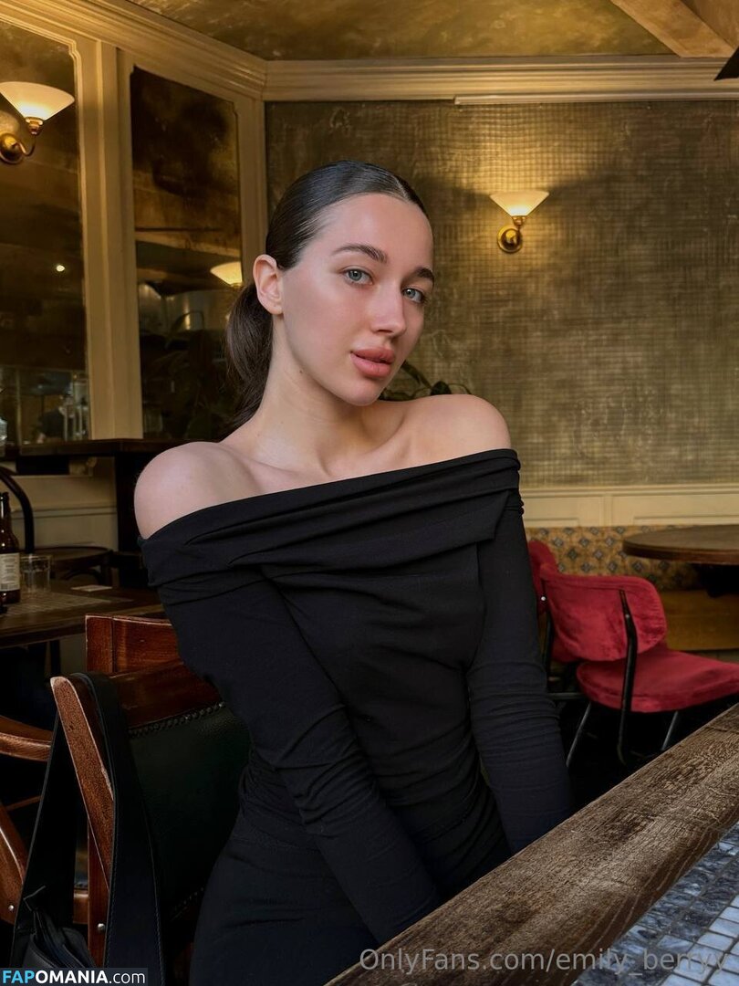 emily_berryy Naken OnlyFans  Läckta Foto #3