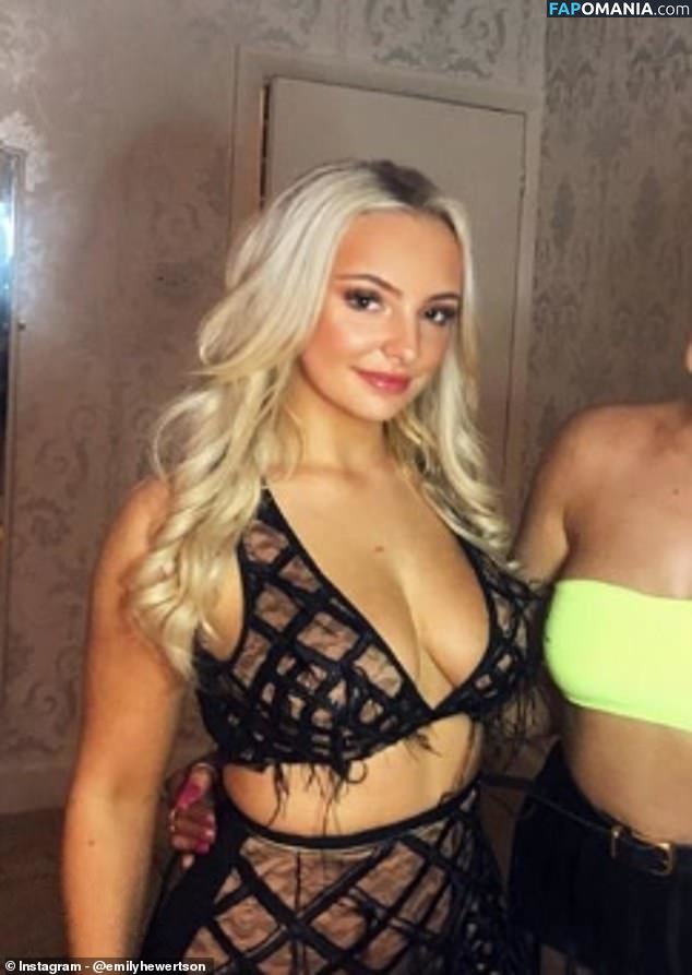 Emily Hewertson Naken OnlyFans  Läckta Foto #5