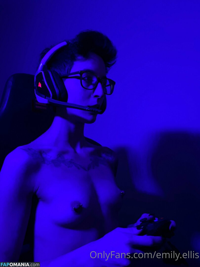 emily.kat / miliya18 Naken OnlyFans  Läckta Foto #27