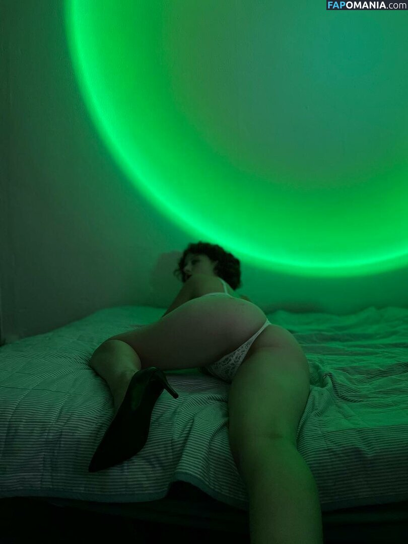 Emma_calypso / emma_calypsoo / emmacalypsoo / emmaclps Naken OnlyFans  Läckta Foto #8