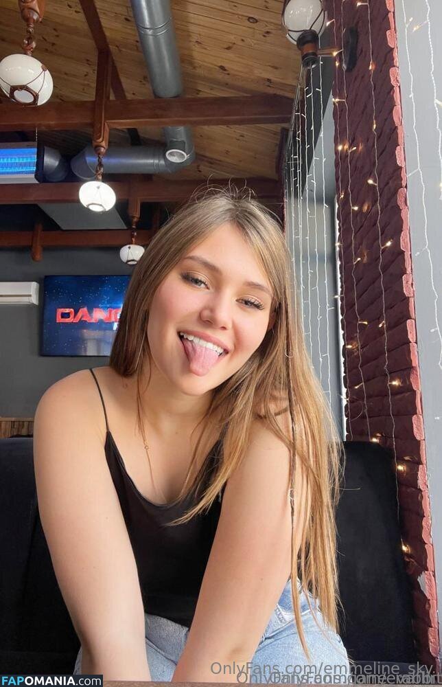 emmeline_sky Naken OnlyFans  Läckta Foto #7