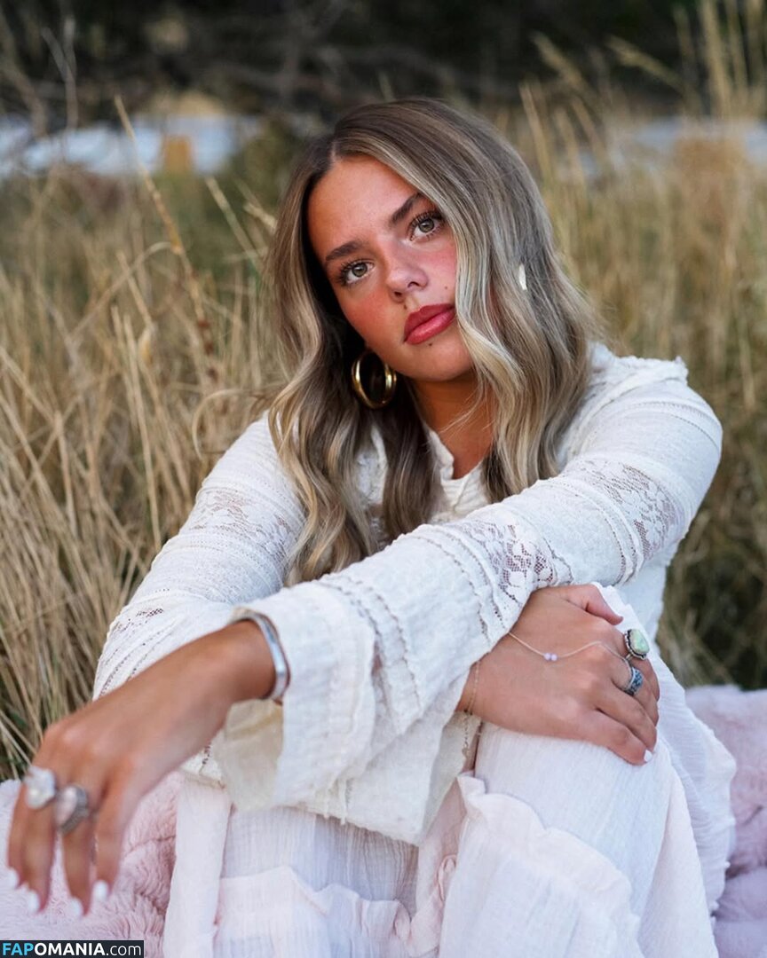 Emmi Butler / emmilaurie Naken OnlyFans  Läckta Foto #1