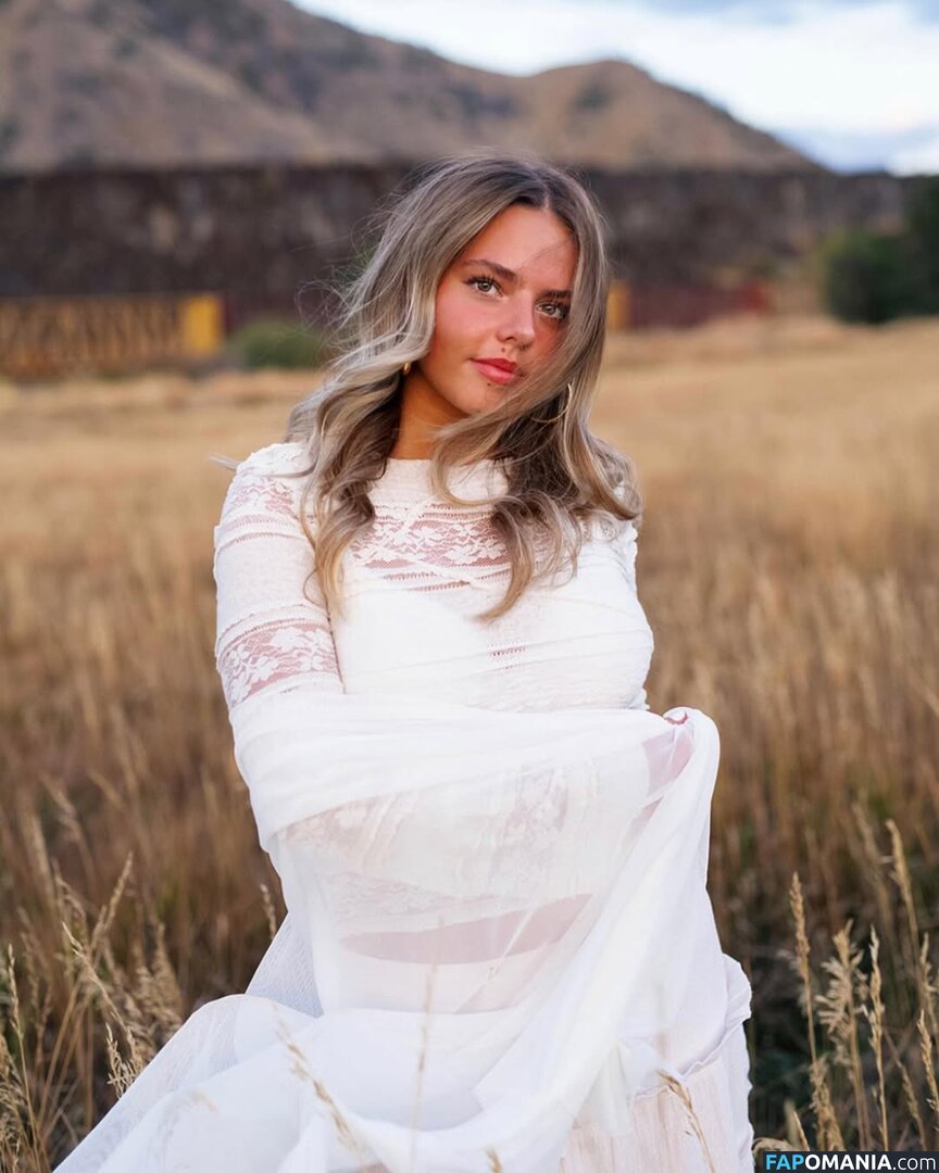 Emmi Butler / emmilaurie Naken OnlyFans  Läckta Foto #4