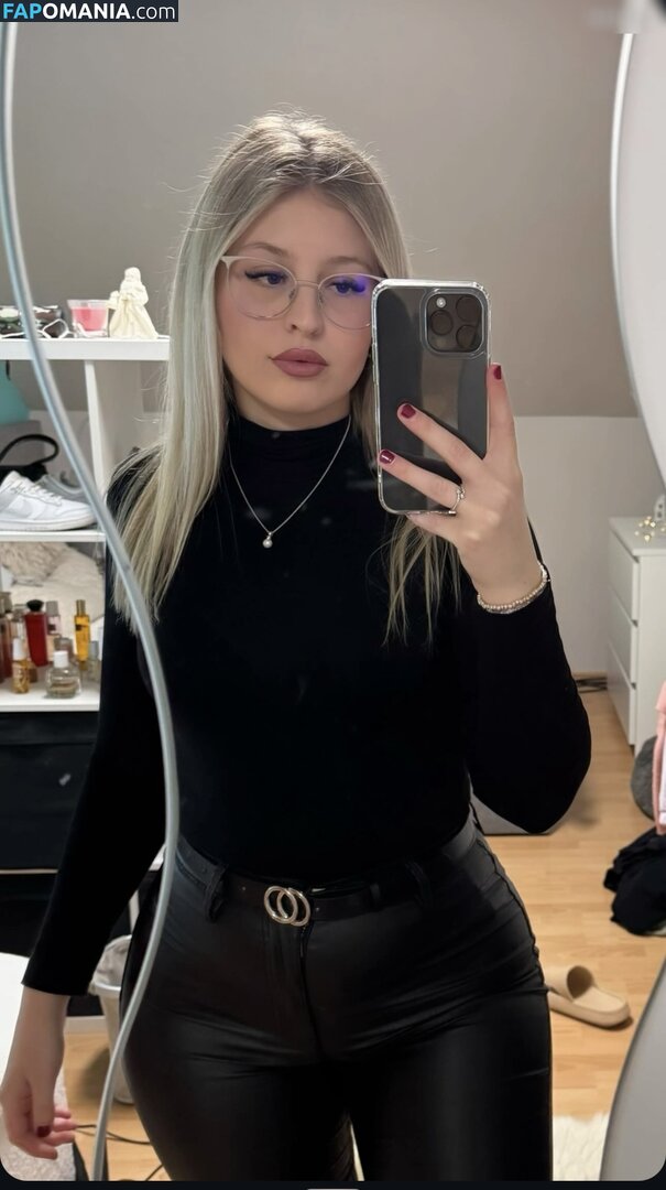 emmi.krii Naken OnlyFans  Läckta Foto #1