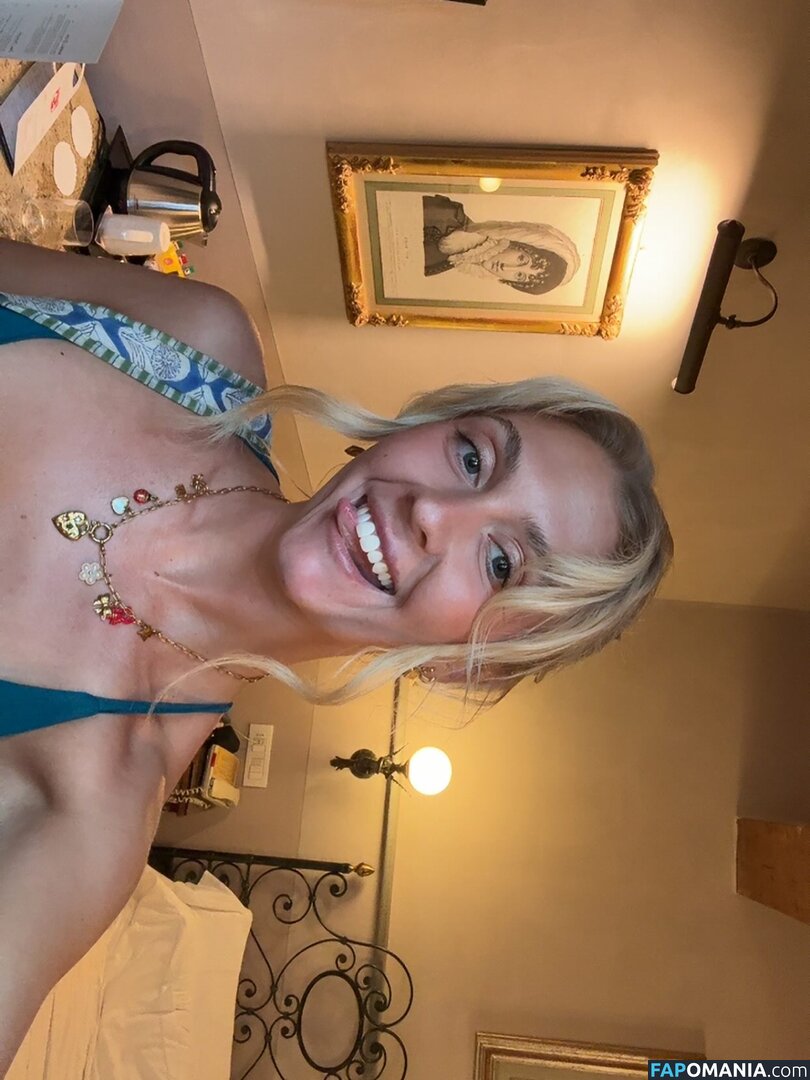 emilywallbank / emwallbank / https: / miwallbank Naken OnlyFans  Läckta Foto #5