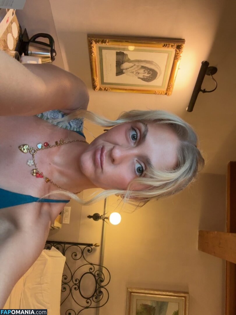 emilywallbank / emwallbank / https: / miwallbank Naken OnlyFans  Läckta Foto #6