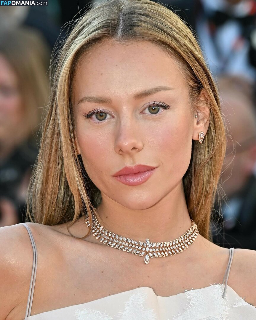 Ester Exposito / ester_exposito / esterexposito Naken OnlyFans  Läckta Foto #217