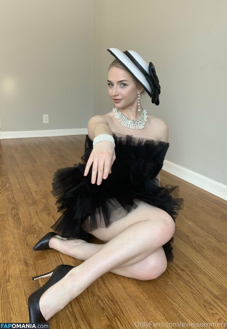 evie-summers / evsummers Naken OnlyFans  Läckta Foto #6