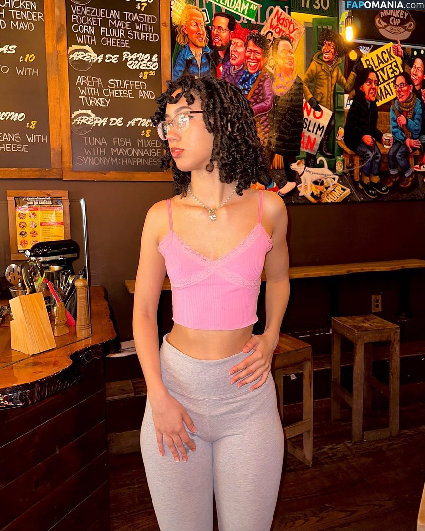 eliana / ewmxt / lalayravo / woahnatty Naken OnlyFans  Läckta Foto #23