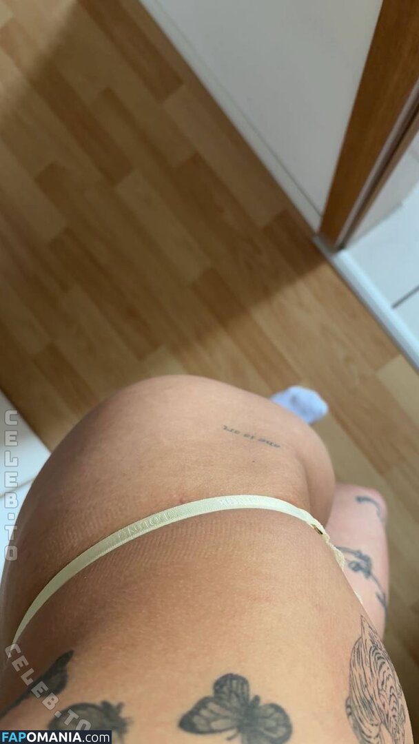 faey211 / l.izzie18 Naken OnlyFans  Läckta Foto #1