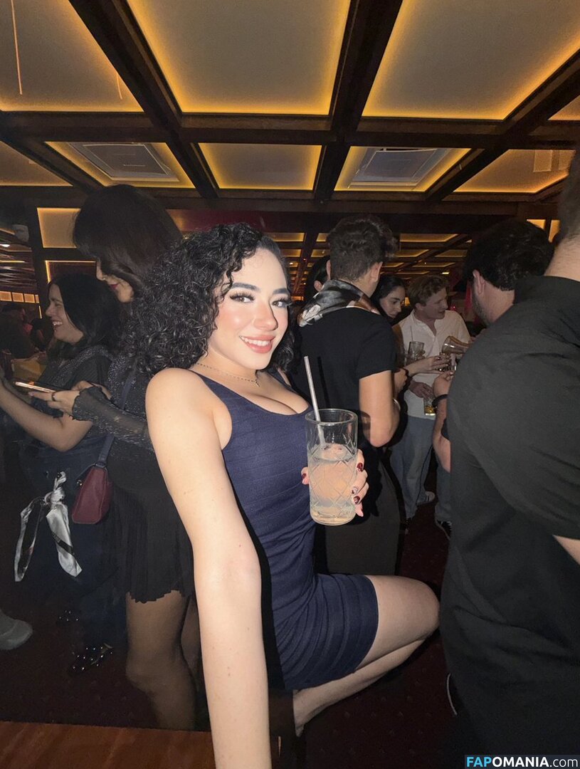Fulyanm Zsauri Naken OnlyFans  Läckta Foto #3