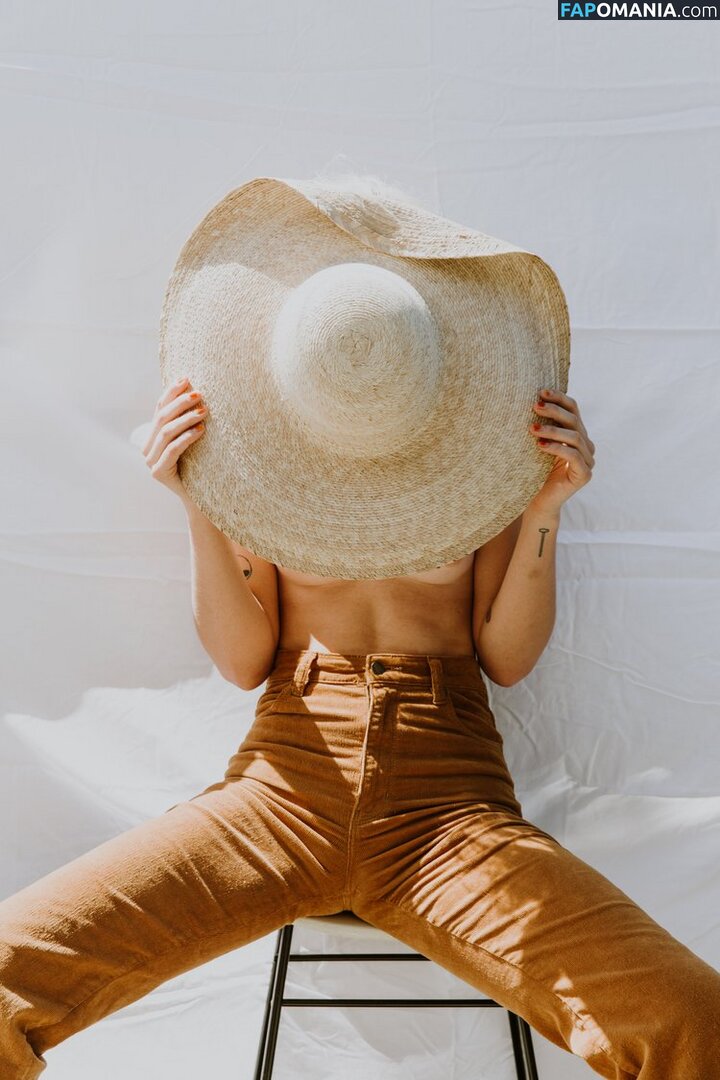 Broods singer / Georgia Nott / NottGeorgia / broodsmusic Naken OnlyFans  Läckta Foto #3