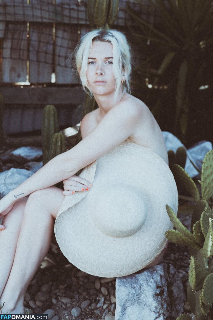 Broods singer / Georgia Nott / NottGeorgia / broodsmusic Naken OnlyFans  Läckta Foto #4