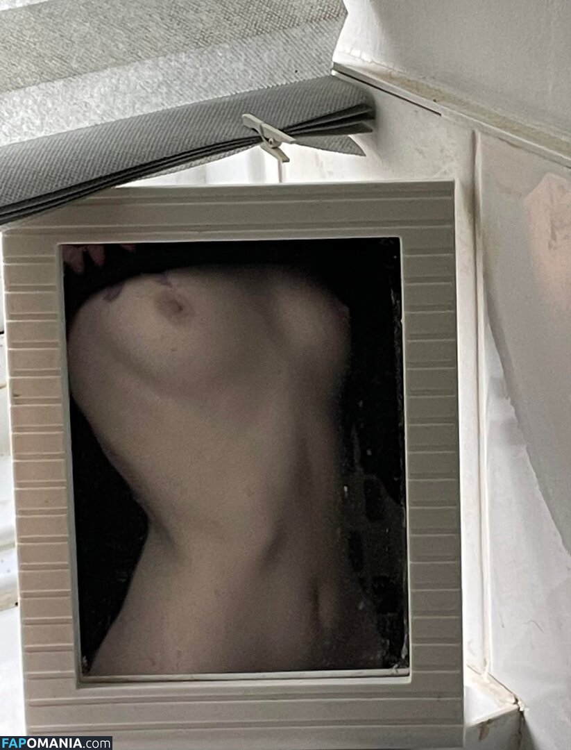 Bat Brookes / Løu Förest / Msgh0stpixie / abrattypixie / babypumpkin / gh0st._.pixie / msghostie_ / xopixiekittyxo Naken OnlyFans  Läckta Foto #1