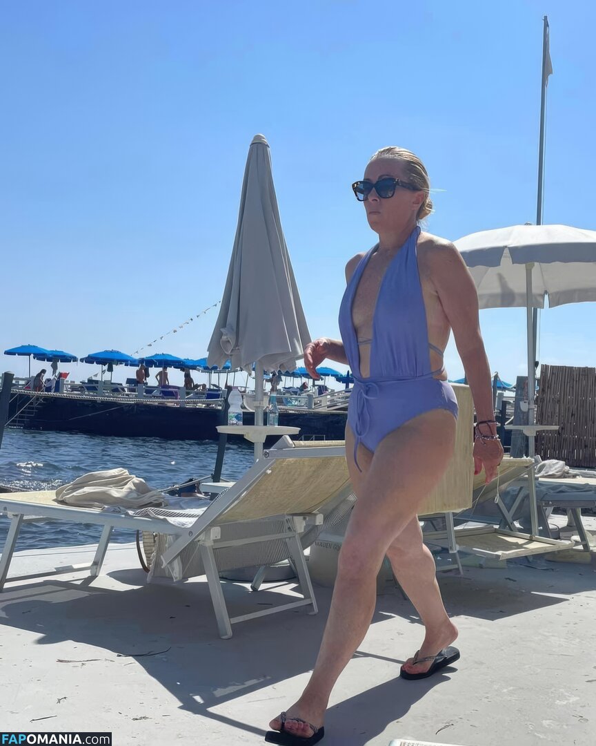 Giorgia Meloni / Italian Prime Minister 🇮🇹 / giorgiameloni Naken OnlyFans  Läckta Foto #3