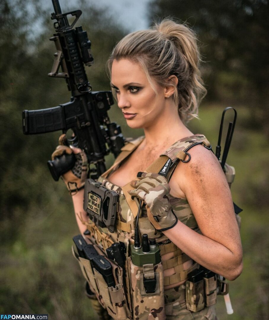 Firearms / Girls With Guns / mia.nicole.23 / wifi_diaries Naken OnlyFans  Läckta Foto #200