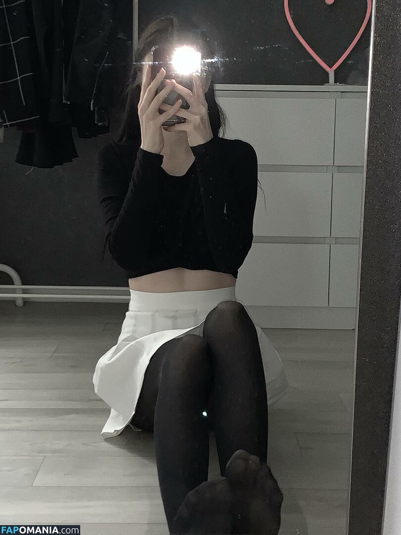 868833525 / grystnaya____ / grystnayaanya / matreshkaa / грустная аня Naken OnlyFans  Läckta Foto #1