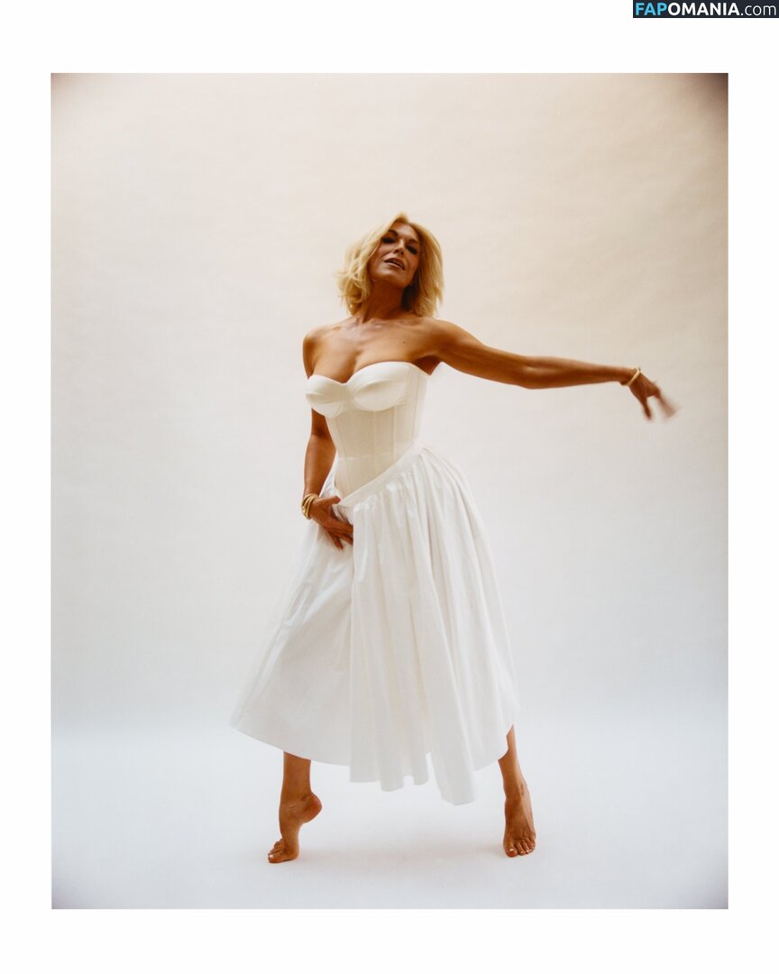 Hannah Waddingham / hannah_waddingham Naken OnlyFans  Läckta Foto #2