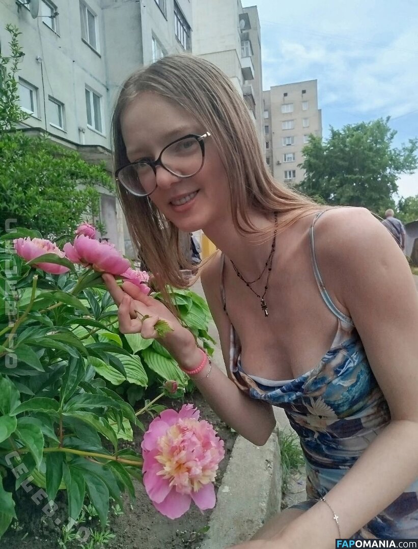 elen.meln / helen_meln777 / melena17_ElenMeln Naken OnlyFans  Läckta Foto #6