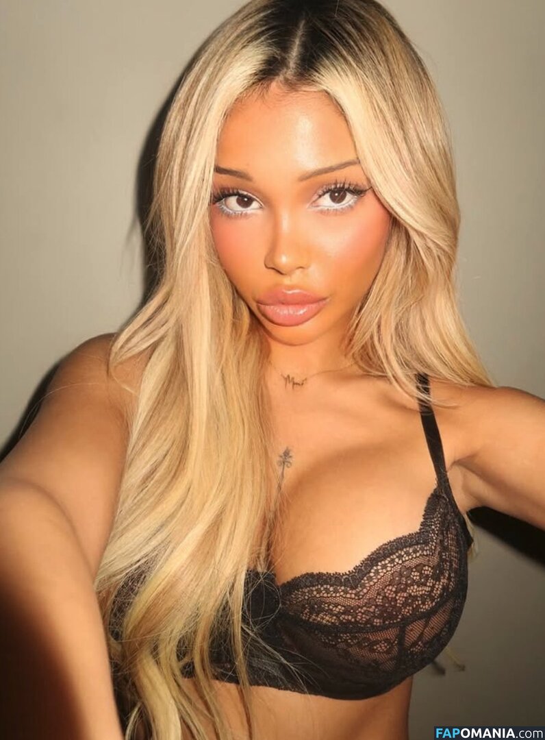 Henniwd Naken OnlyFans  Läckta Foto #2