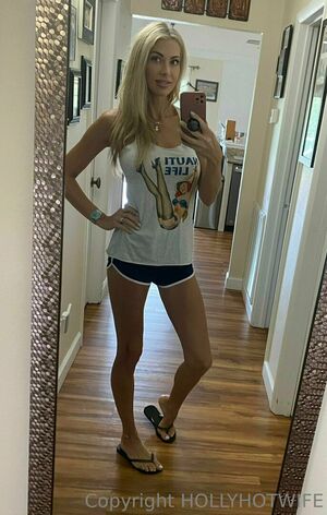 hollyhotwife