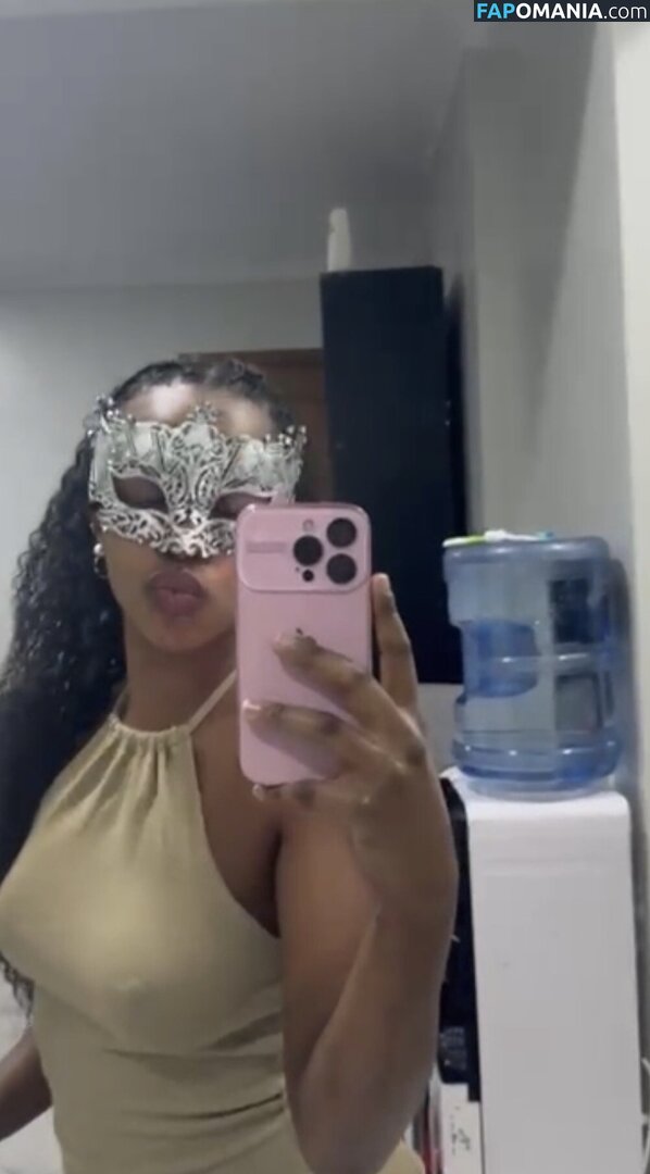 HornAfrica / east african / hickiesnbubbles / hornsafricasafaris Naken OnlyFans  Läckta Foto #3