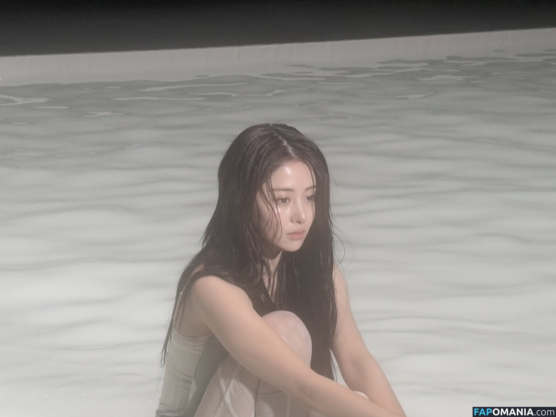 Huh Yunjin 허윤진 / LESSERAFIM / jenaissante Naken OnlyFans  Läckta Foto #5