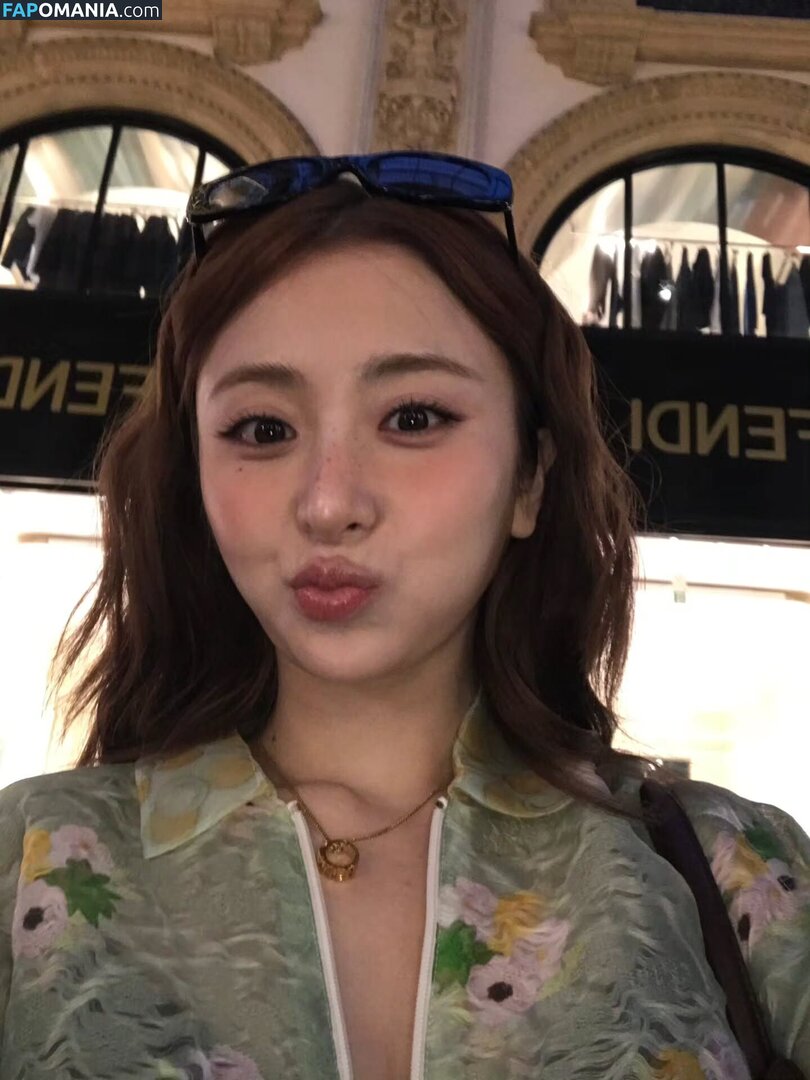 Huh Yunjin 허윤진 / LESSERAFIM / yunjin_lesserafims Naken OnlyFans  Läckta Foto #31