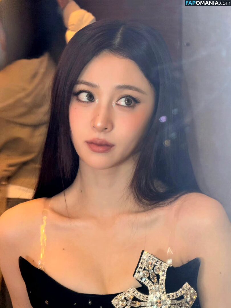 Huh Yunjin 허윤진 / LESSERAFIM / yunjin_lesserafims Naken OnlyFans  Läckta Foto #41
