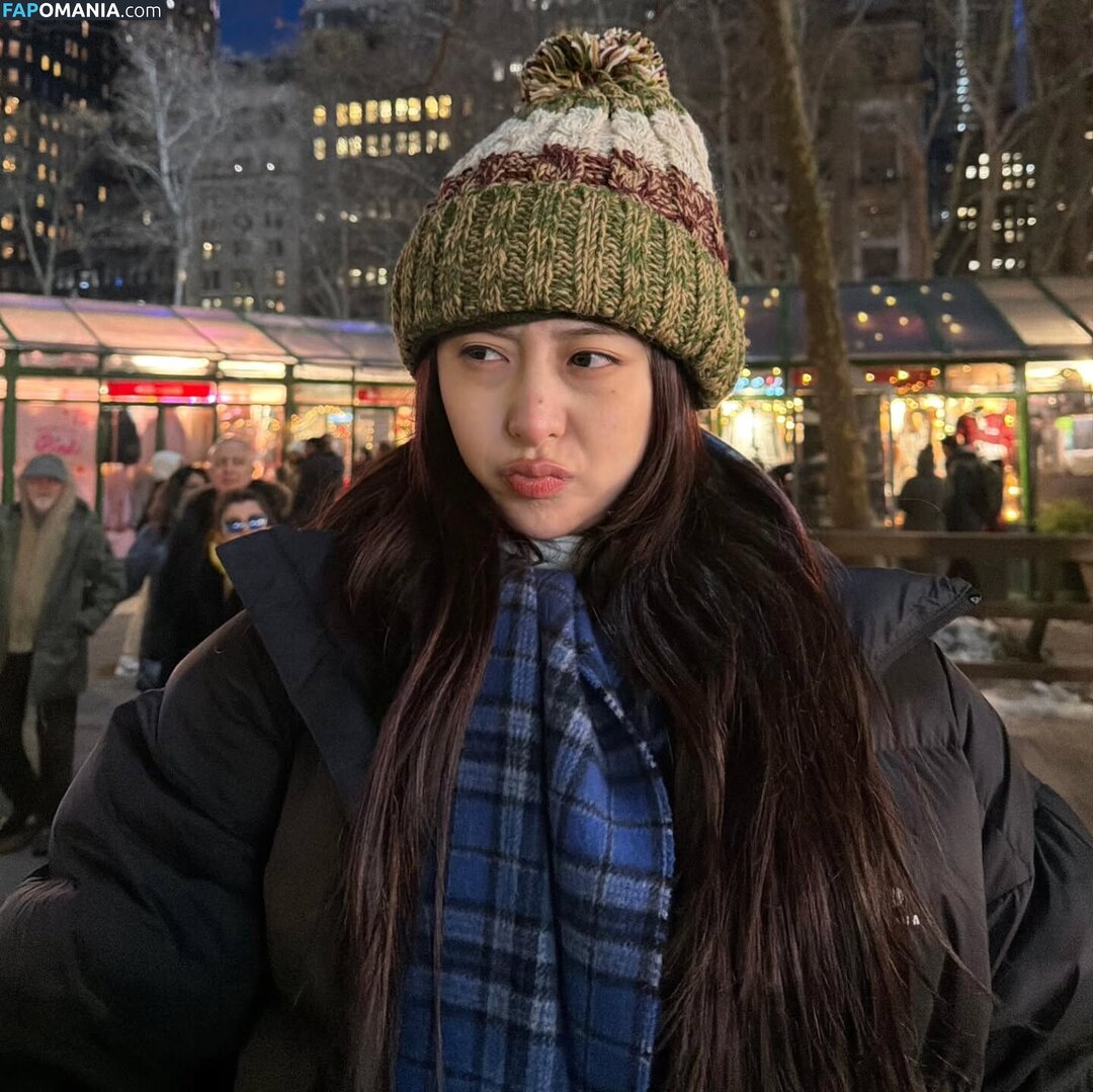 Huh Yunjin 허윤진 / LESSERAFIM / yunjin_lesserafims Naken OnlyFans  Läckta Foto #51