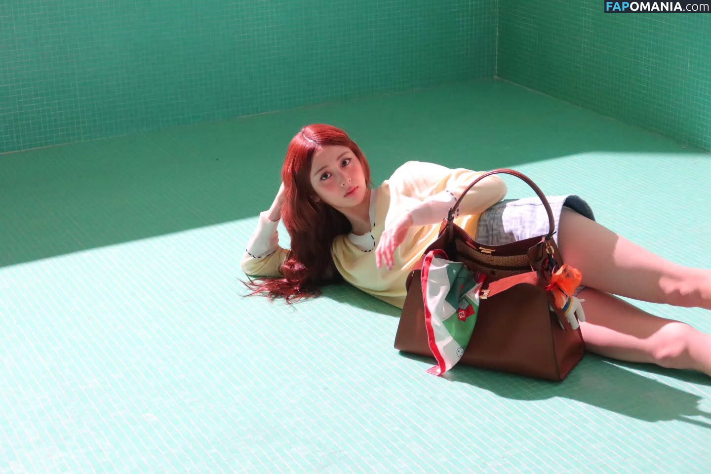 Huh Yunjin 허윤진 / LESSERAFIM / jenaissante Naken OnlyFans  Läckta Foto #99