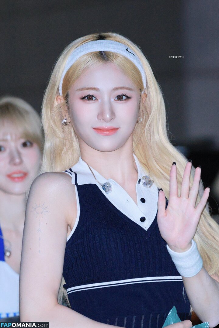 Huh Yunjin 허윤진 / LESSERAFIM / jenaissante Naken OnlyFans  Läckta Foto #106