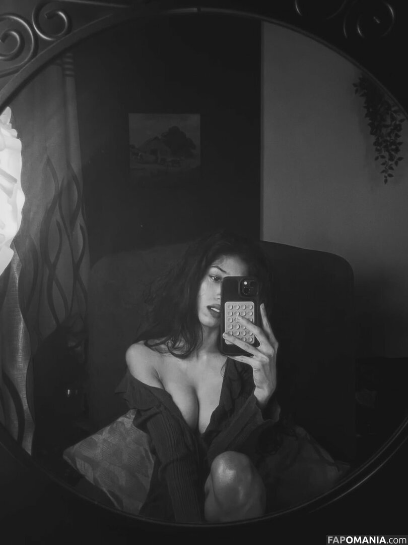 husn.ki.parii Naken OnlyFans  Läckta Foto #4