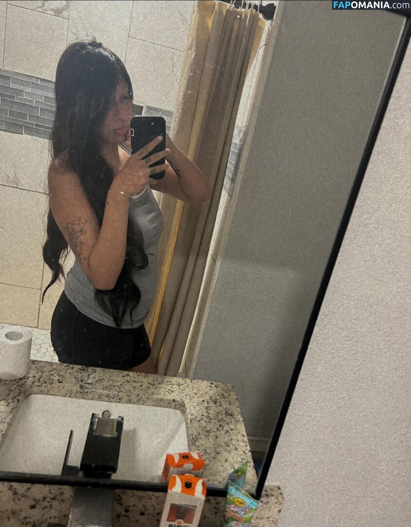 Nikki viera / daddychilll_69 / ickynicki956 Naken OnlyFans  Läckta Foto #1