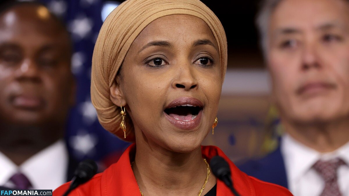 Ilhan Omar Naken OnlyFans  Läckta Foto #9