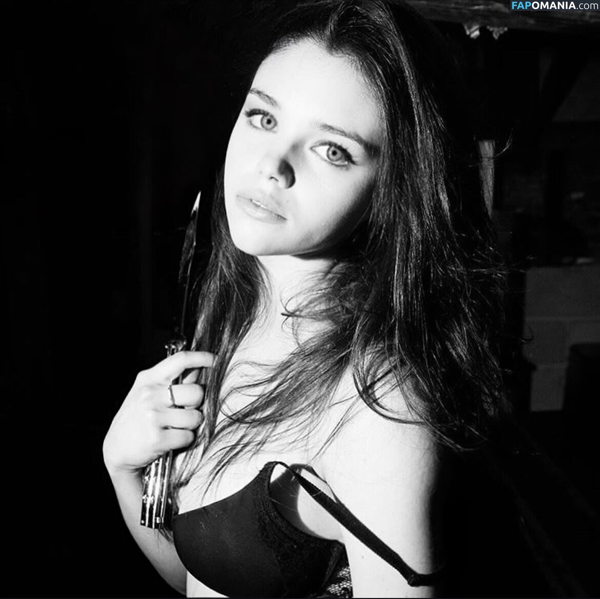 India Eisley / https: / indiaeisley Naken OnlyFans  Läckta Foto #2