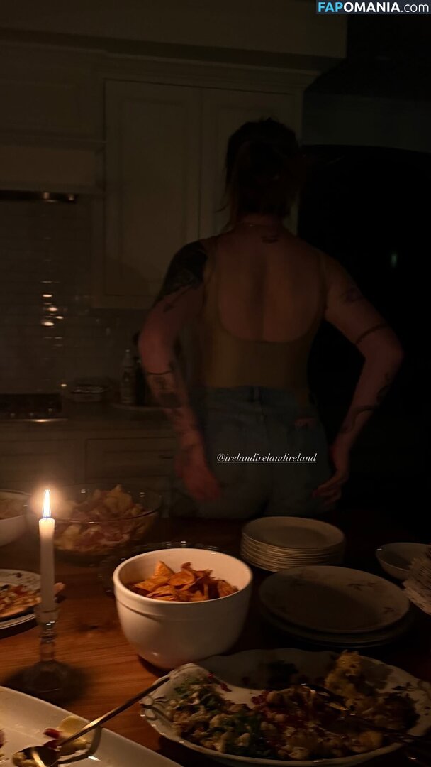 Ireland Baldwin / chloebaldwin... / irelandbasingerbaldwin / irelandirelandireland Naken OnlyFans  Läckta Foto #239