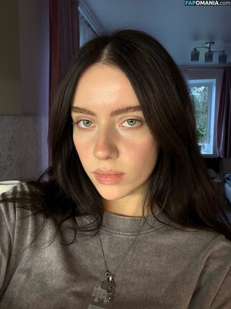Irina Minkina / howeversnowy / rusian Billie eilish Naken OnlyFans  Läckta Foto #1