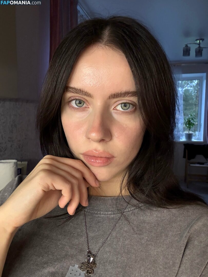 Irina Minkina / howeversnowy / rusian Billie eilish Naken OnlyFans  Läckta Foto #2
