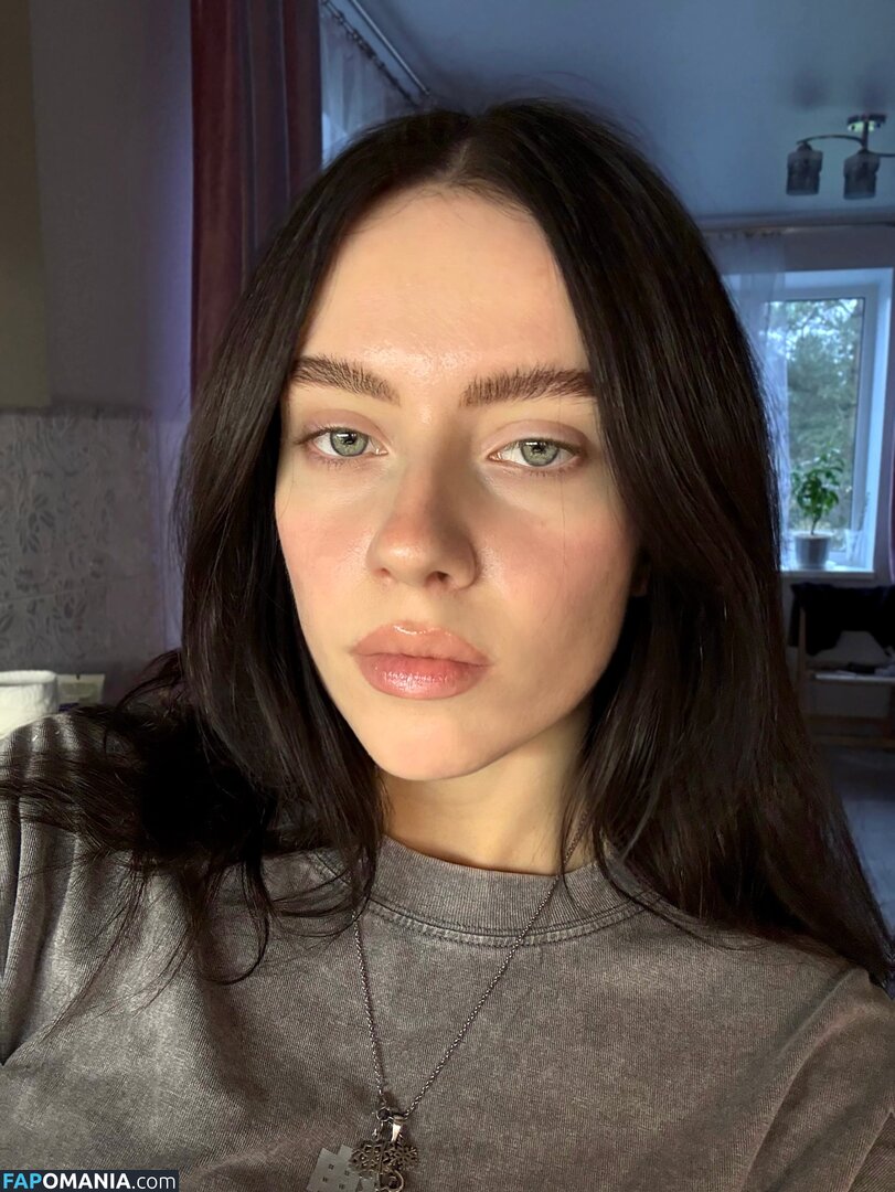 Irina Minkina / howeversnowy / rusian Billie eilish Naken OnlyFans  Läckta Foto #3