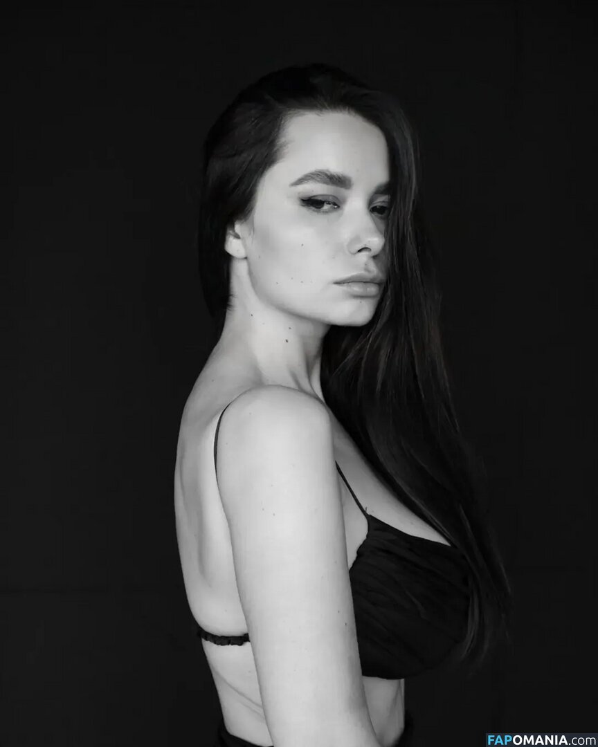 Irina Verina / irinassolo Naken OnlyFans  Läckta Foto #3