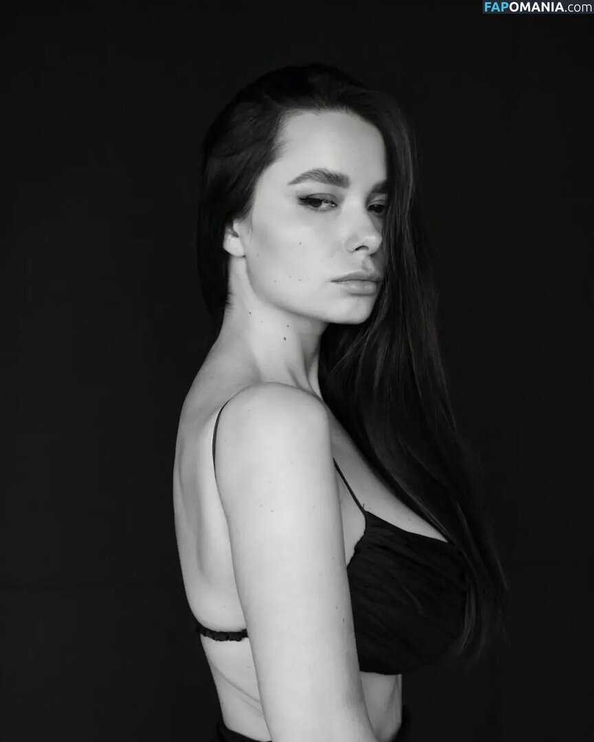 Irina Verina / irinassolo Naken OnlyFans  Läckta Foto #6
