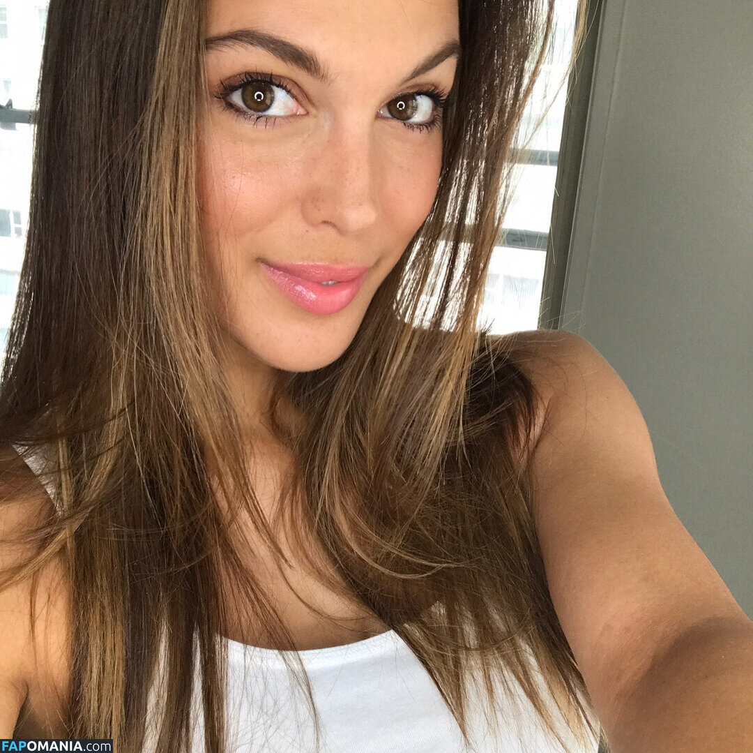 Iris Mittenaere / irismittenaere / summerxiris Naken OnlyFans  Läckta Foto #11