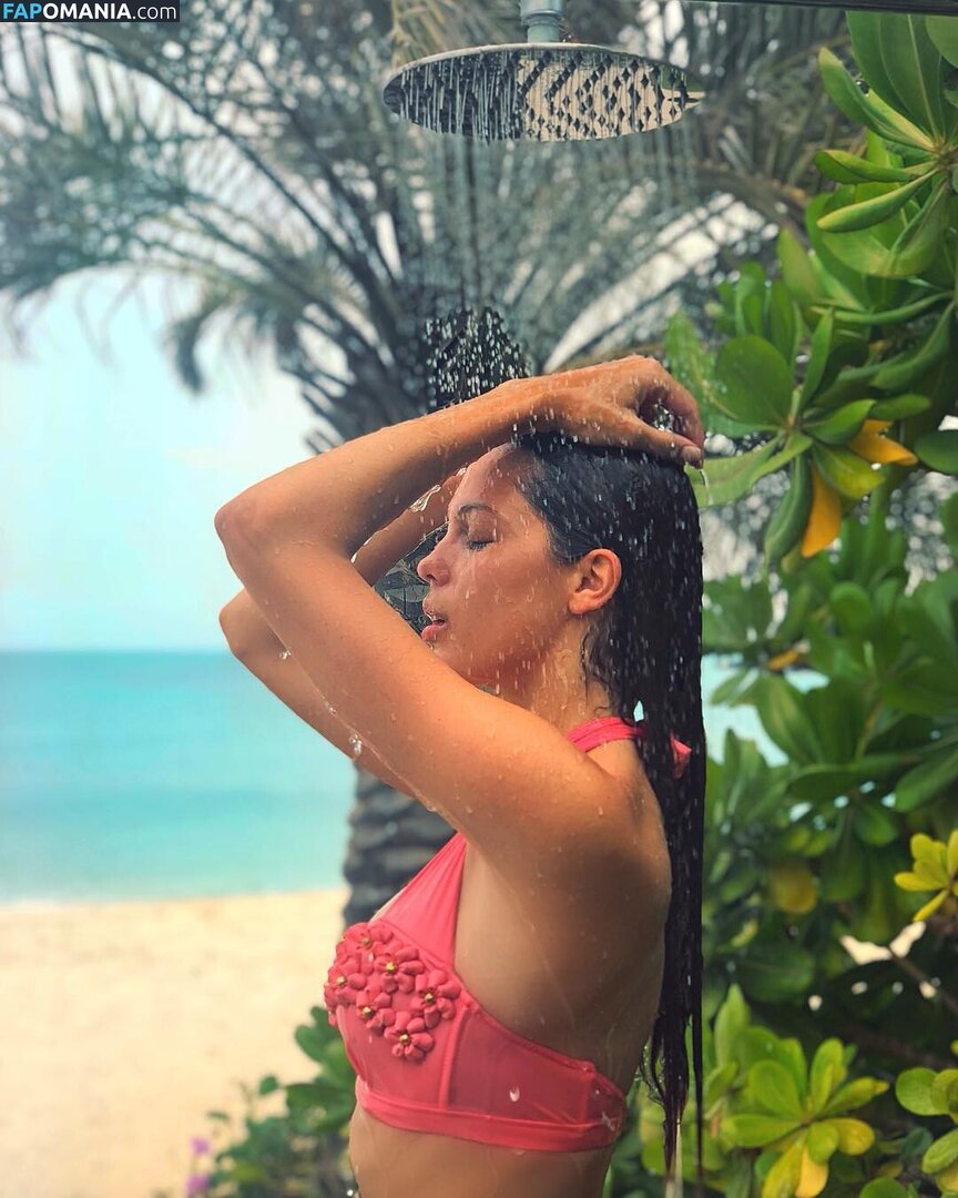 Iris Mittenaere / irismittenaere / summerxiris Naken OnlyFans  Läckta Foto #25