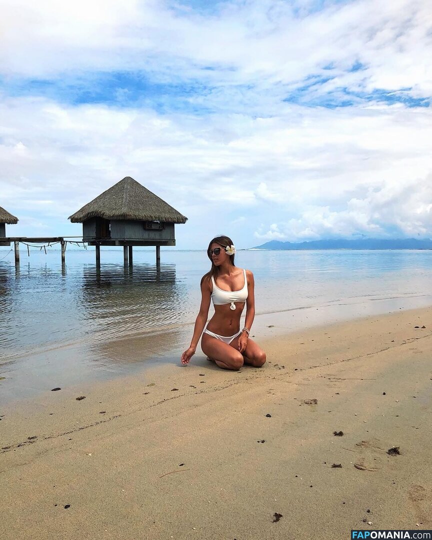 Iris Mittenaere / irismittenaere / summerxiris Naken OnlyFans  Läckta Foto #27