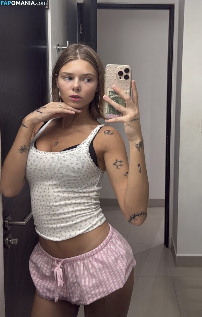 Ivasimmetria Naken OnlyFans  Läckta Foto #4