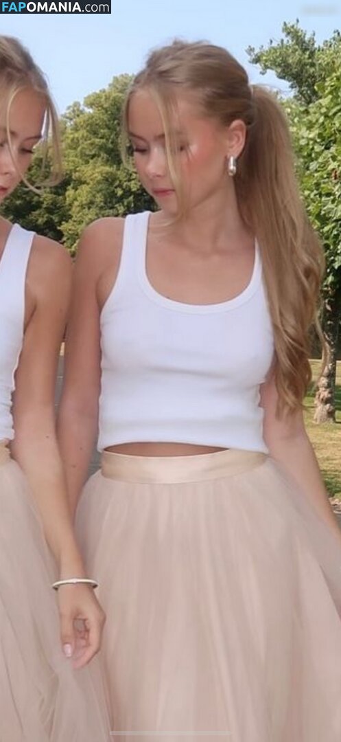 Iza and Elle Naken OnlyFans  Läckta Foto #5