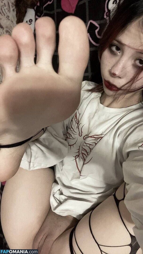 Izolyator Natsuki Naken OnlyFans  Läckta Foto #3