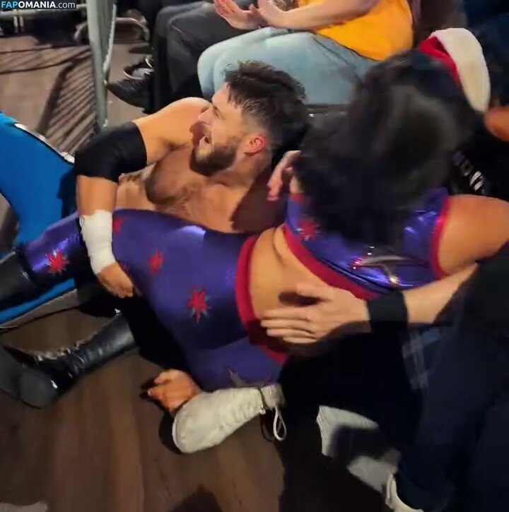 Izzy Moreno  / Izzy Moreno / ItsIzzyMania / itsizzymania Naken OnlyFans  Läckta Foto #4
