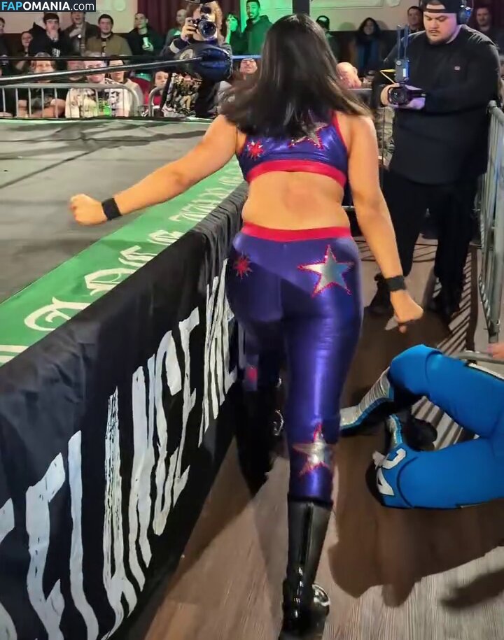 Izzy Moreno  / Izzy Moreno / ItsIzzyMania / itsizzymania Naken OnlyFans  Läckta Foto #6
